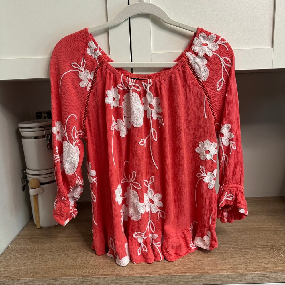 Liv Los Angeles Blouse Womens L Coral 1/4 Sleeve Floral Embroidered Ruffle Boho